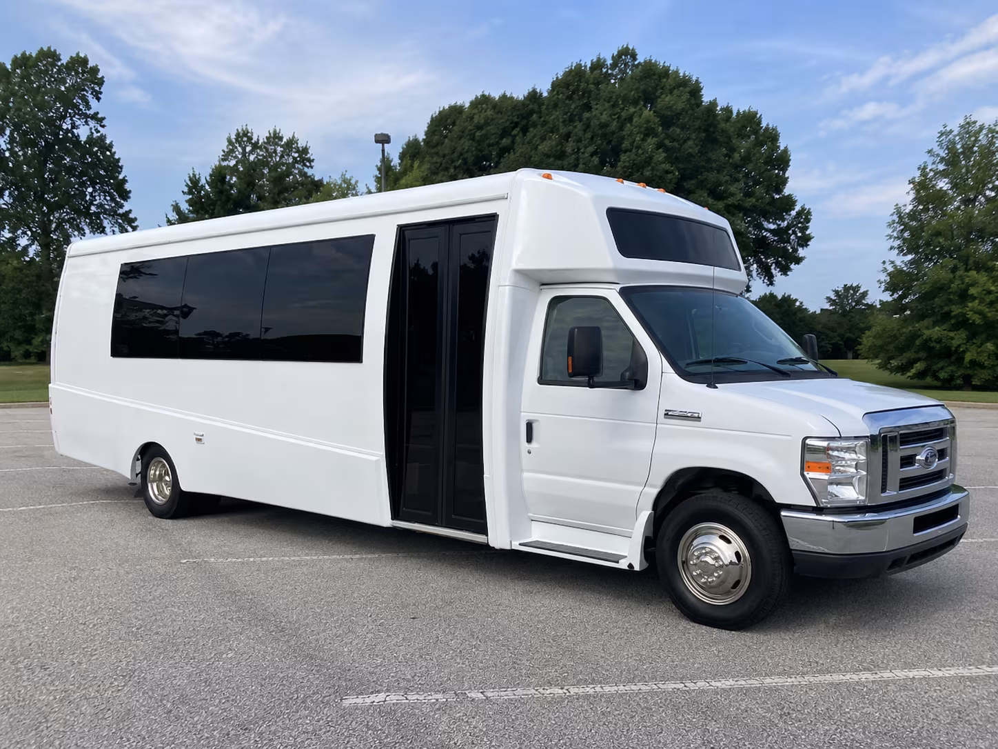 petaluma 18 passenger party bus