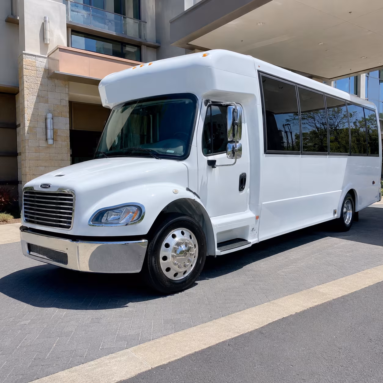 wine country tour buses for petaluma and sonoma valley